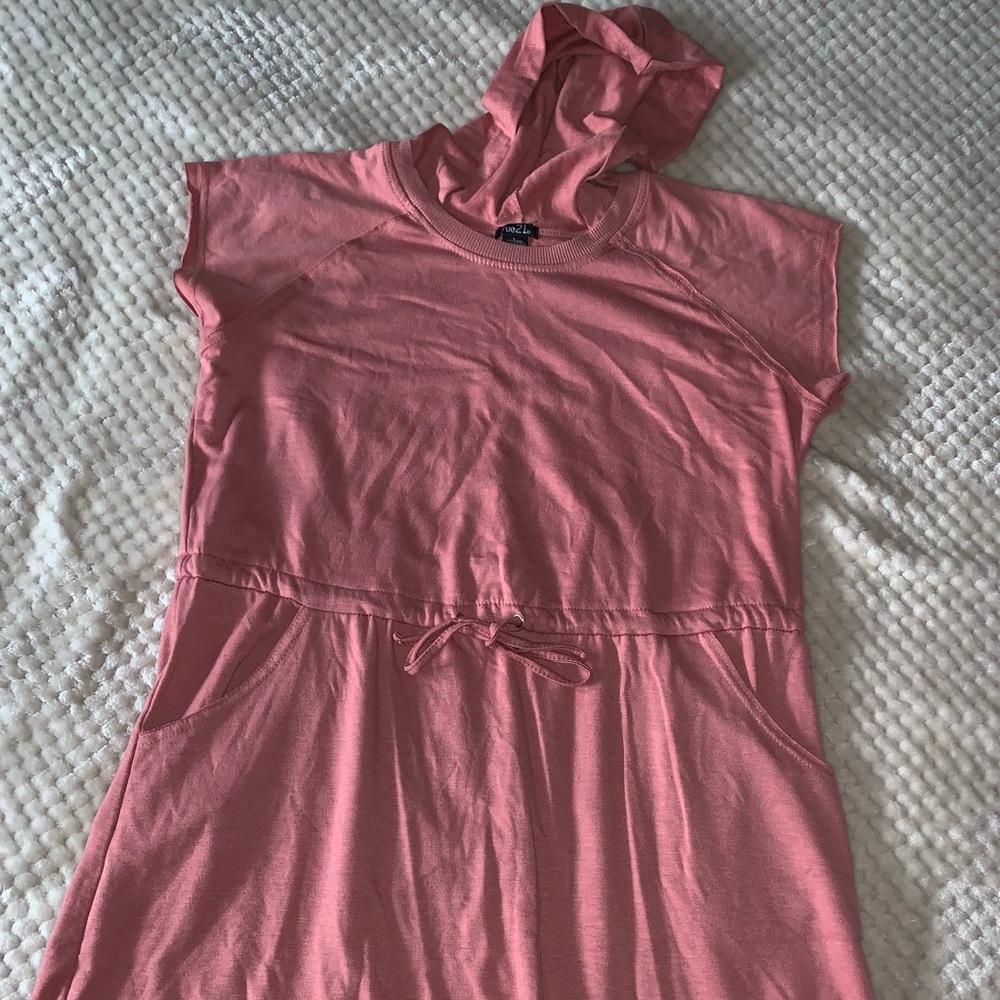 Hooded salmon color relaxed dress